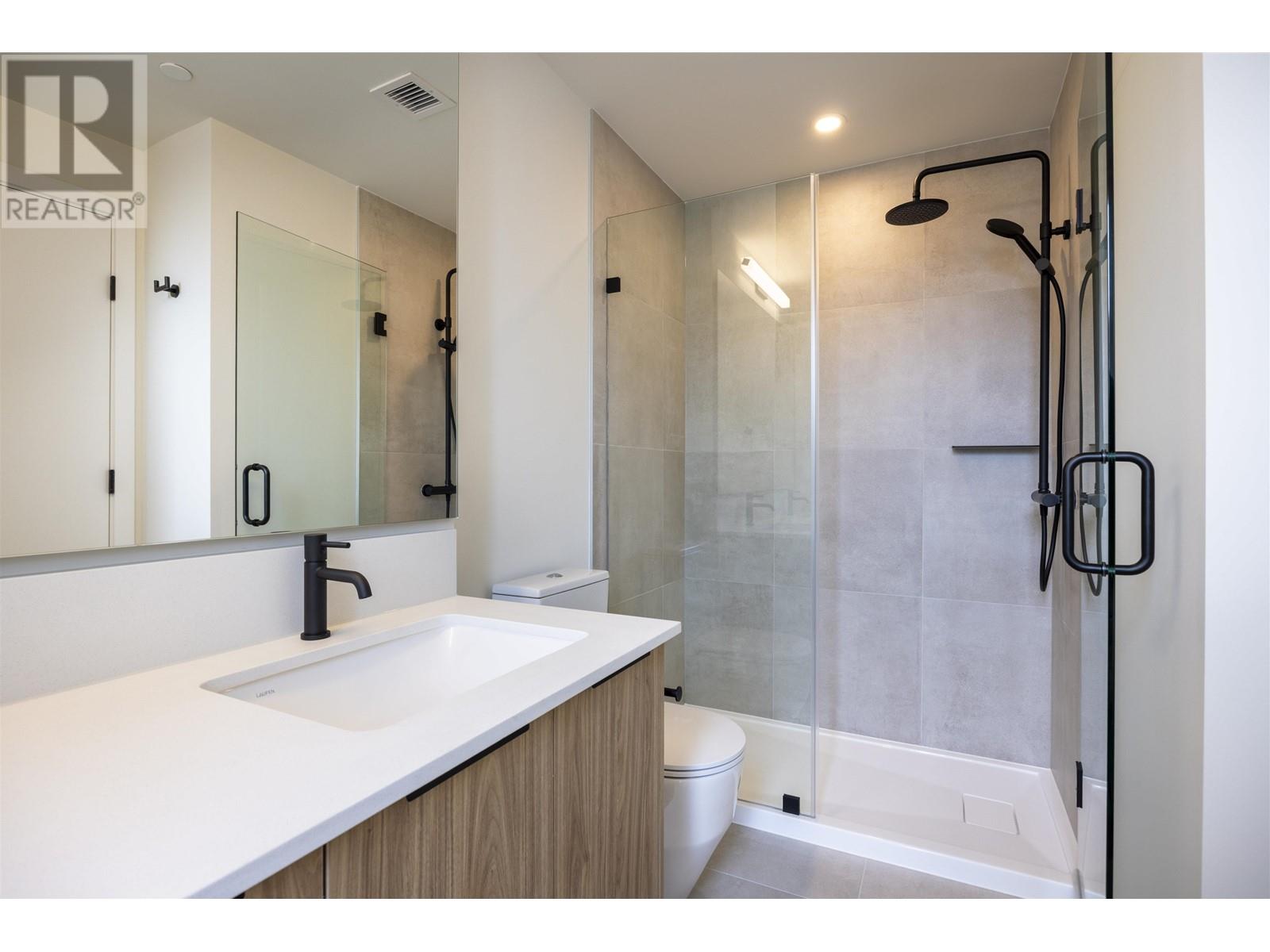 210 715 Ducklow Street Property Photo 22