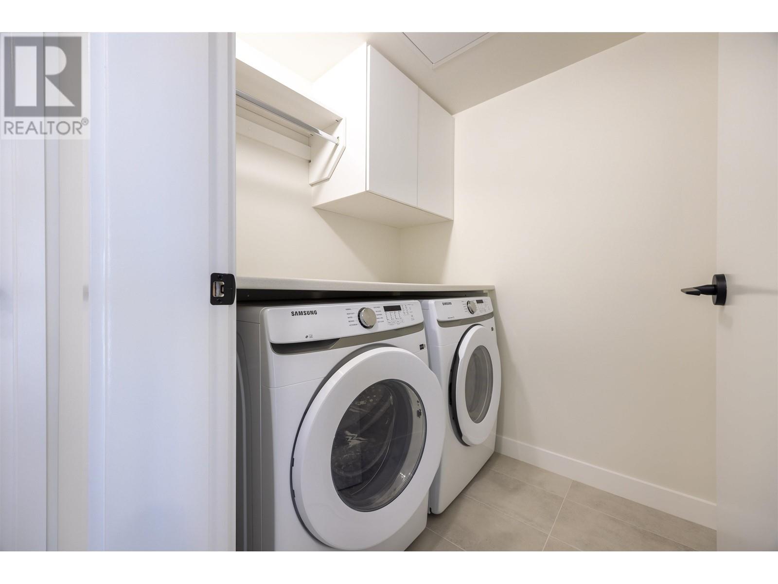 210 715 Ducklow Street Property Photo 23