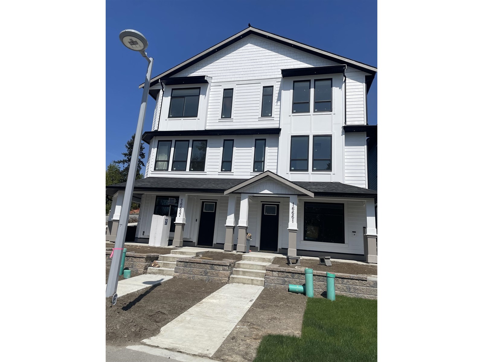 16661 16 Avenue Property Photo 8