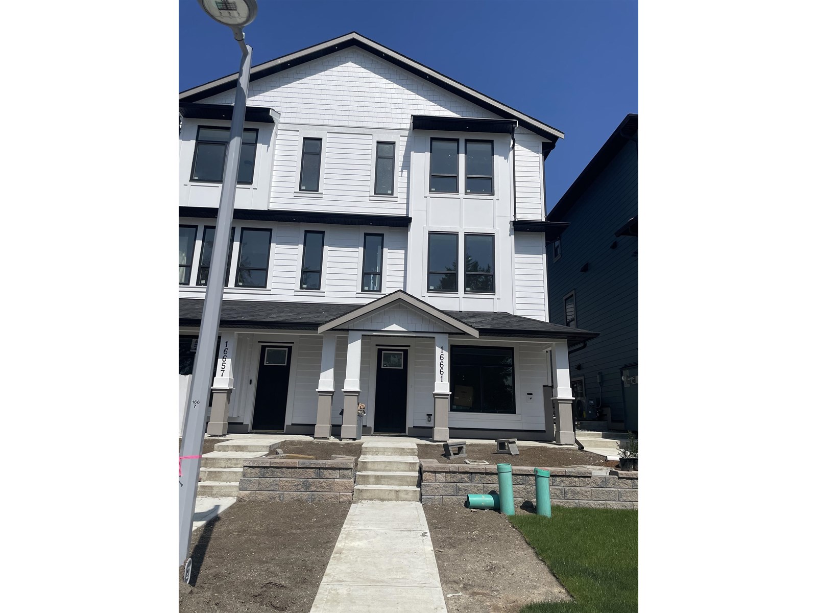 16661 16 Avenue Property Photo 9