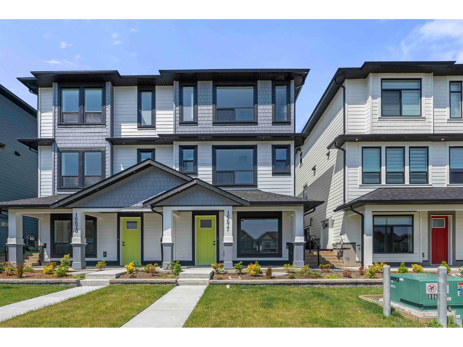 16673 16 Avenue Property Photo 1