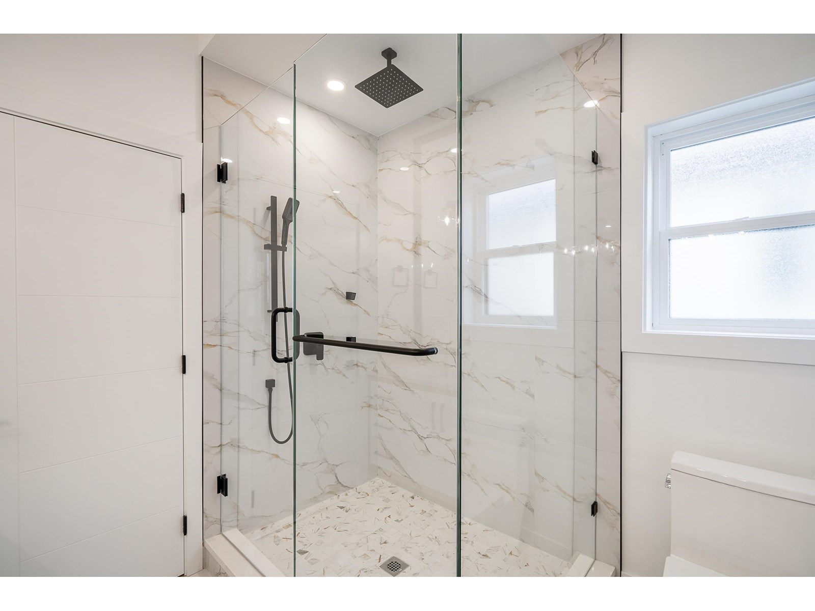 16677 16 Avenue Property Photo 19