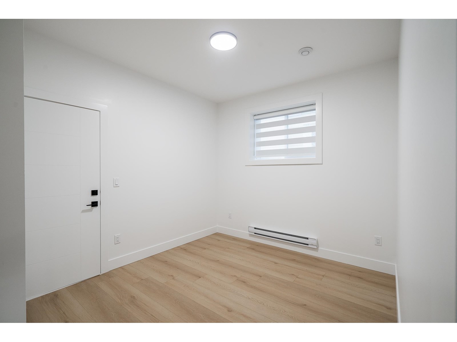 16677 16 Avenue Property Photo 32