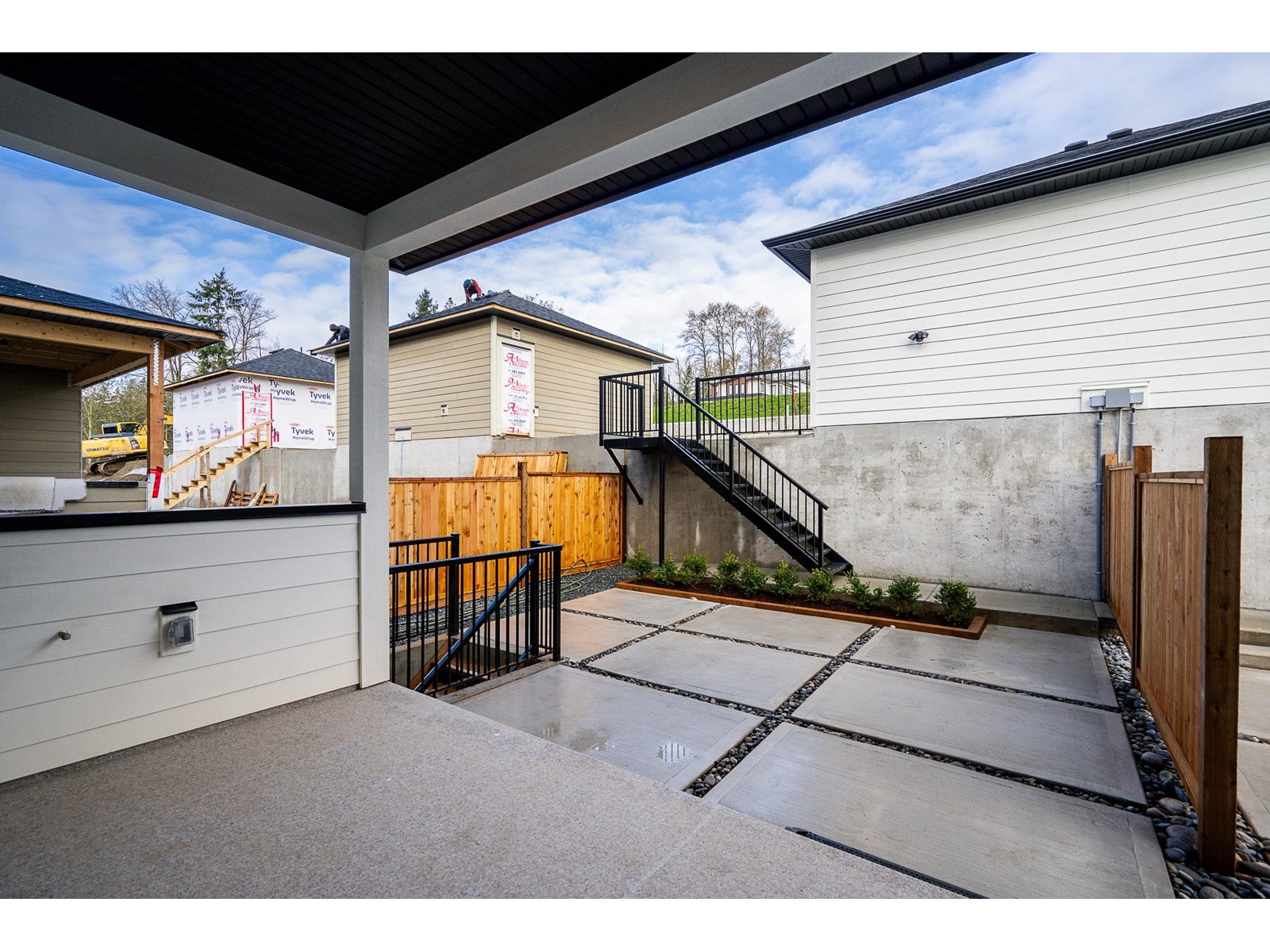 16677 16 Avenue Property Photo 33
