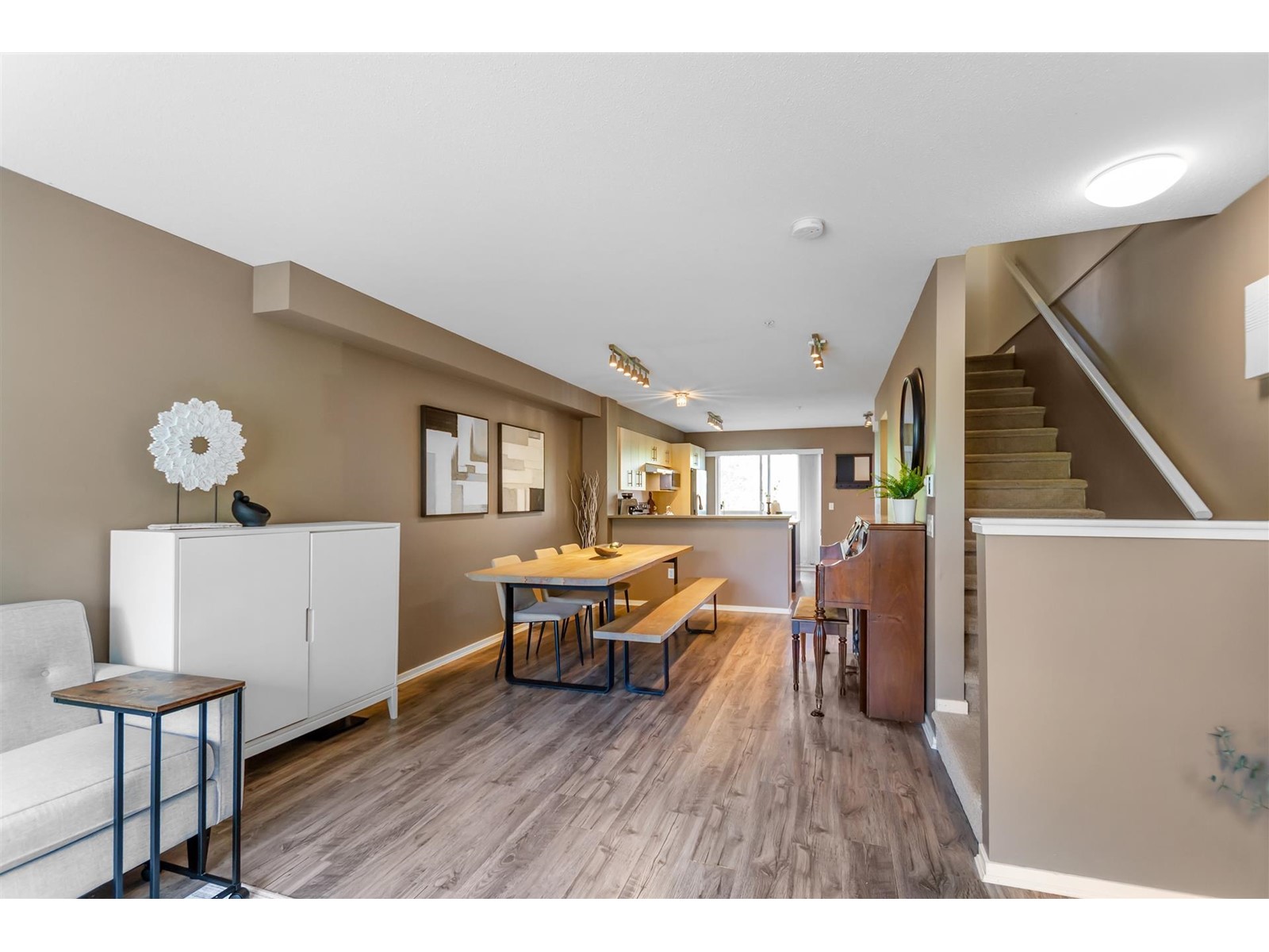 149 20875 80 Avenue Property Photo 8