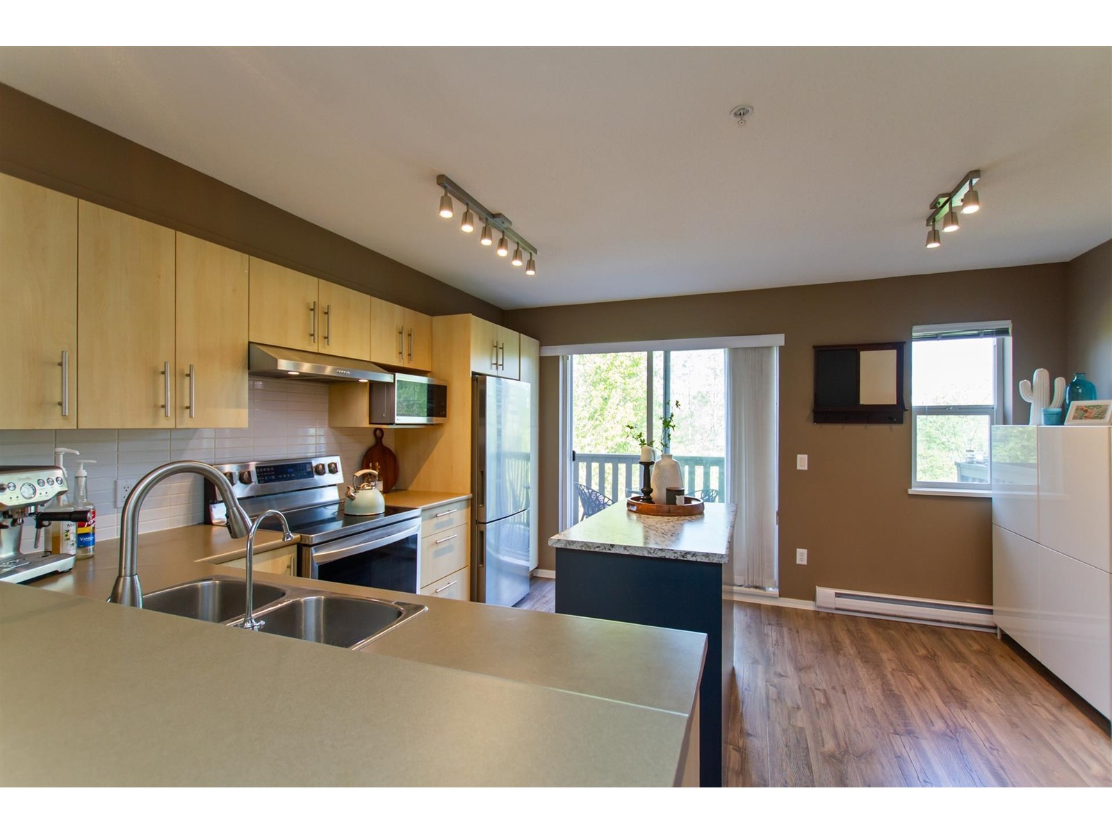 149 20875 80 Avenue Property Photo 10
