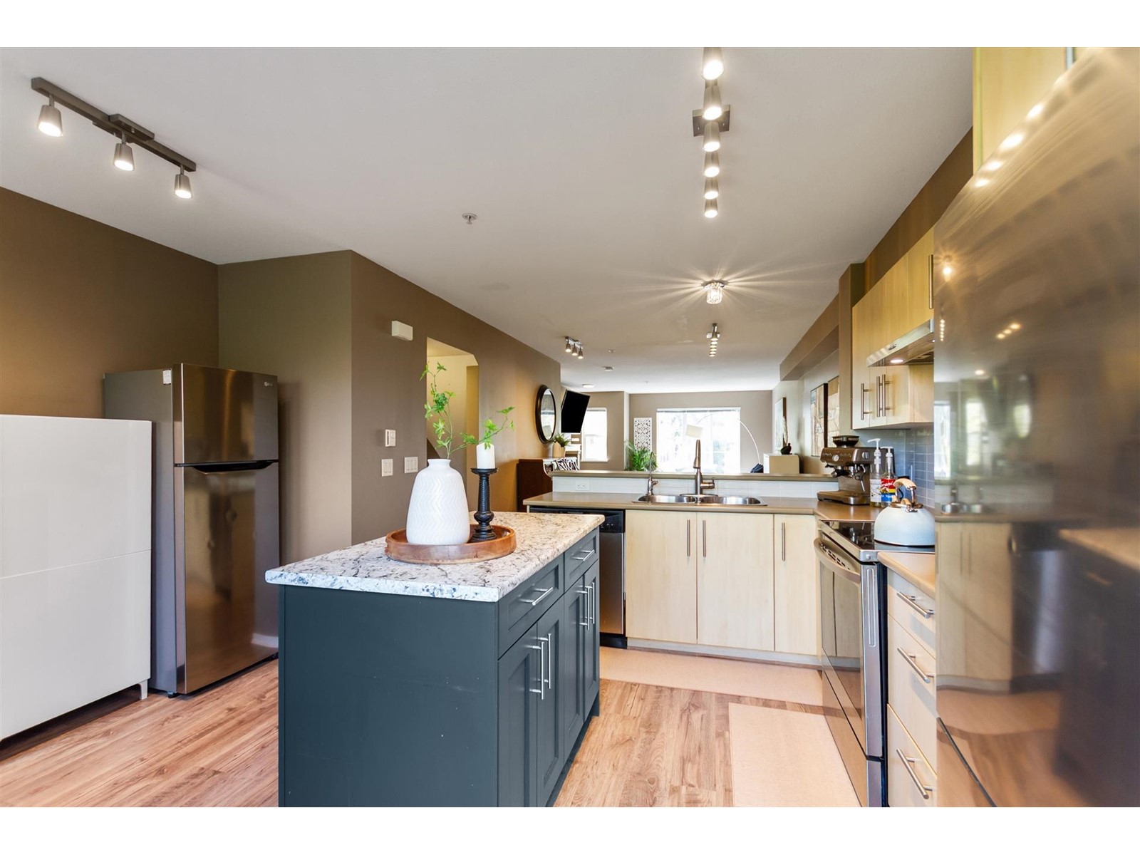 149 20875 80 Avenue Property Photo 13
