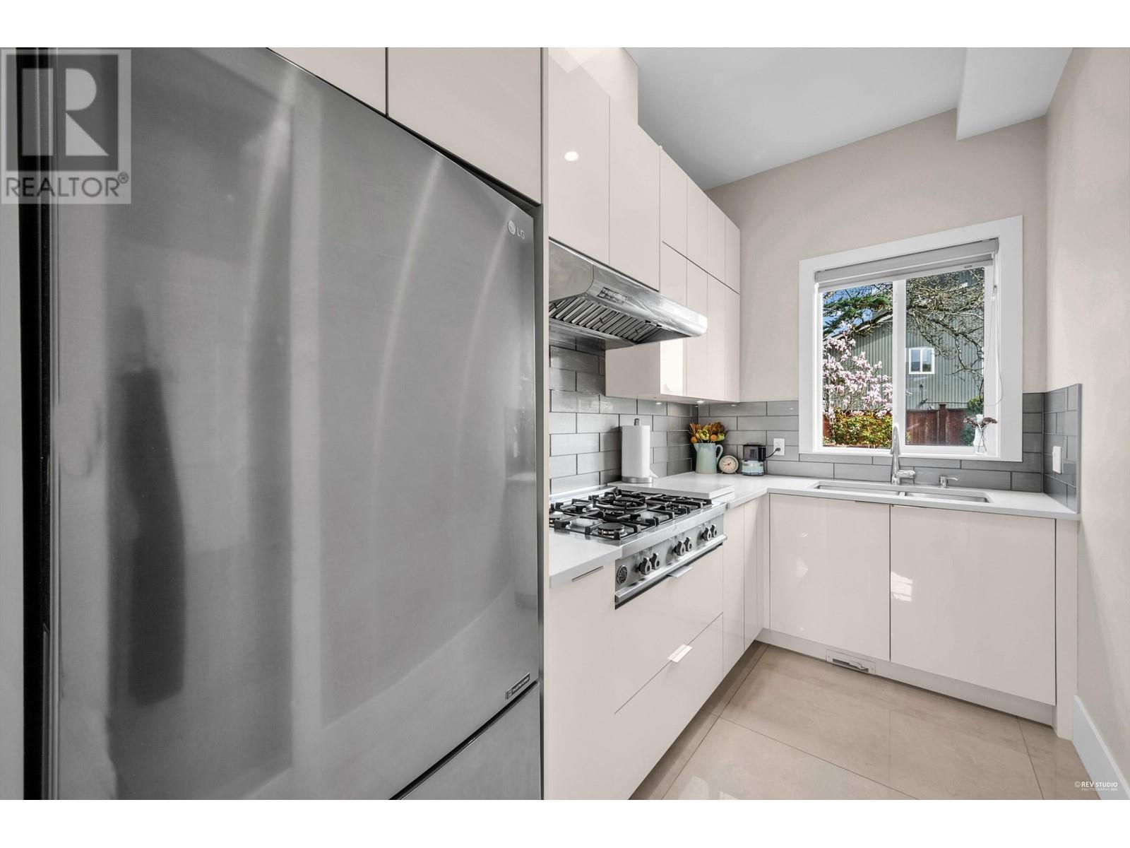 10700 Housman Street Property Photo 23