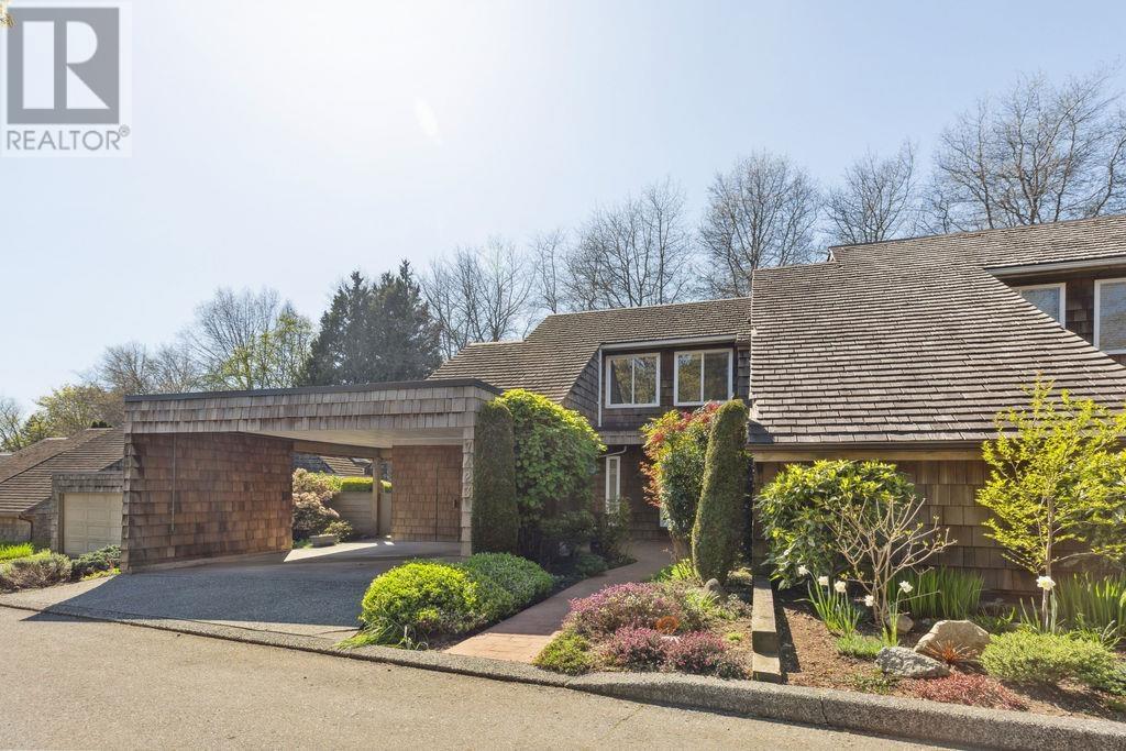 7423 Tamarind Drive Property Photo 1