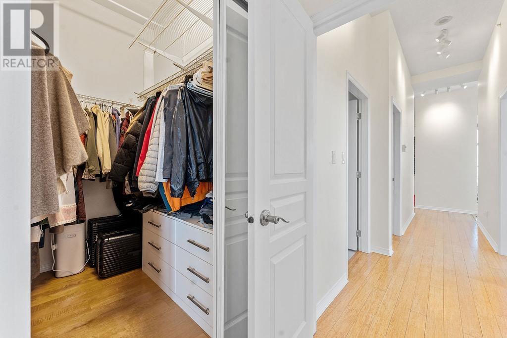 1801 5639 Hampton Place Property Photo 2