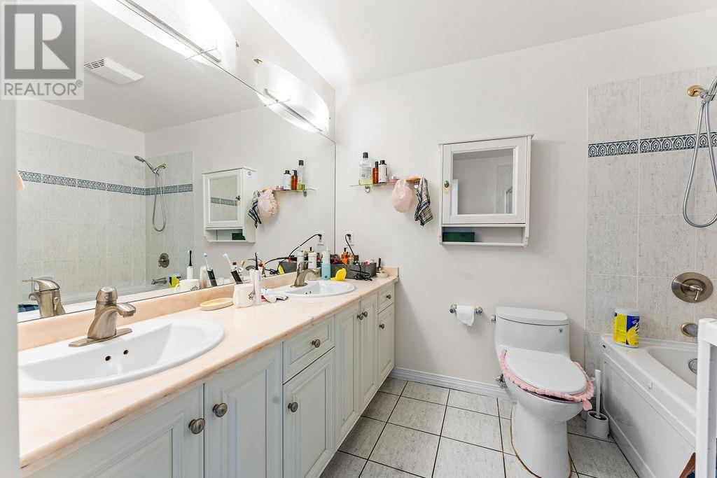 1801 5639 Hampton Place Property Photo 5