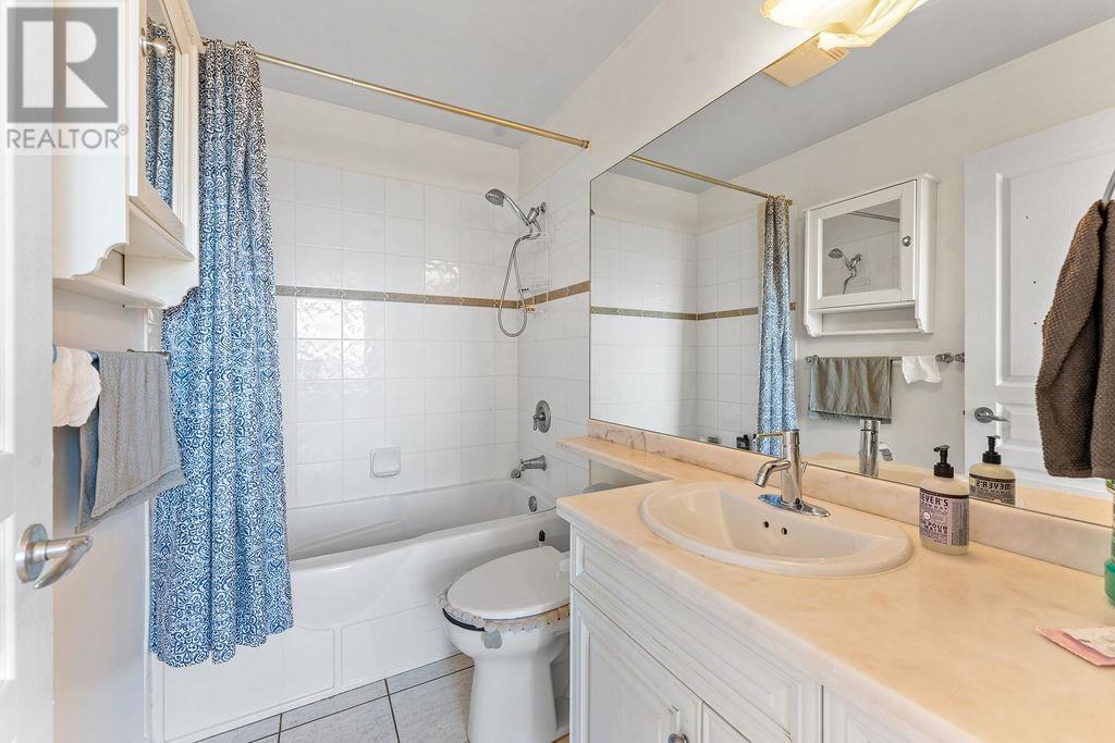 1801 5639 Hampton Place Property Photo 12
