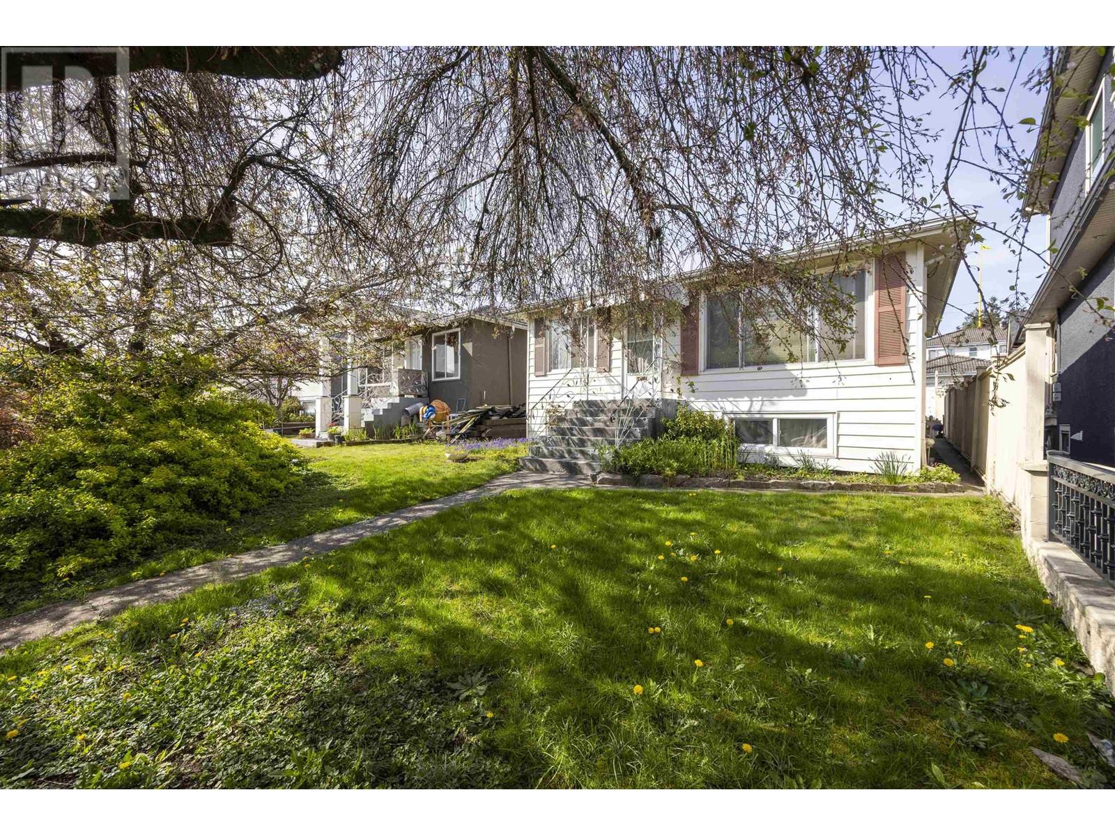 389 E 63rd Avenue Property Photo 2