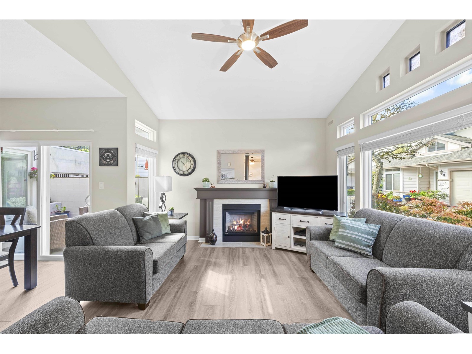 39 16325 82 Avenue Property Photo 11