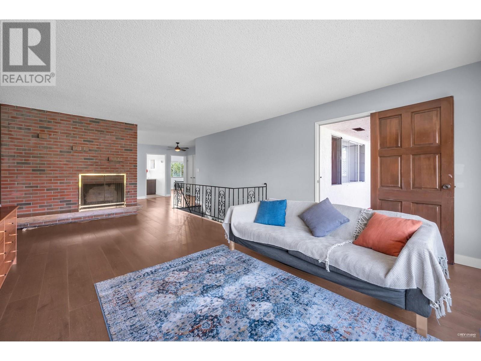 6932 Kitchener Street Property Photo 3