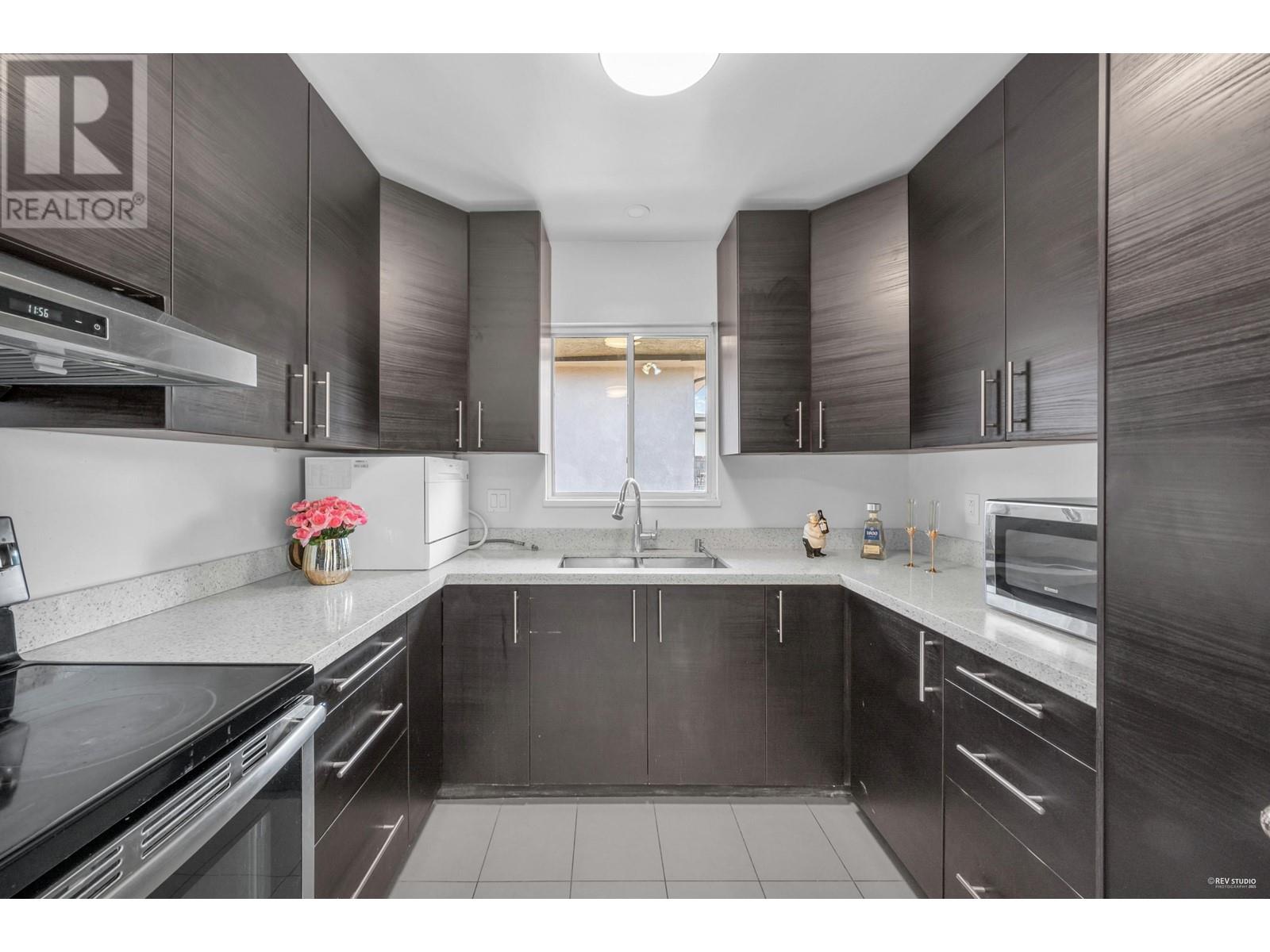 6932 Kitchener Street Property Photo 8