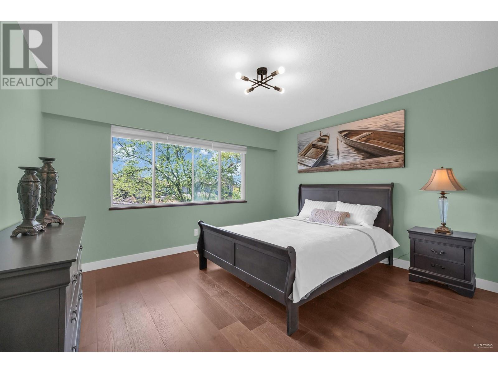 6932 Kitchener Street Property Photo 11