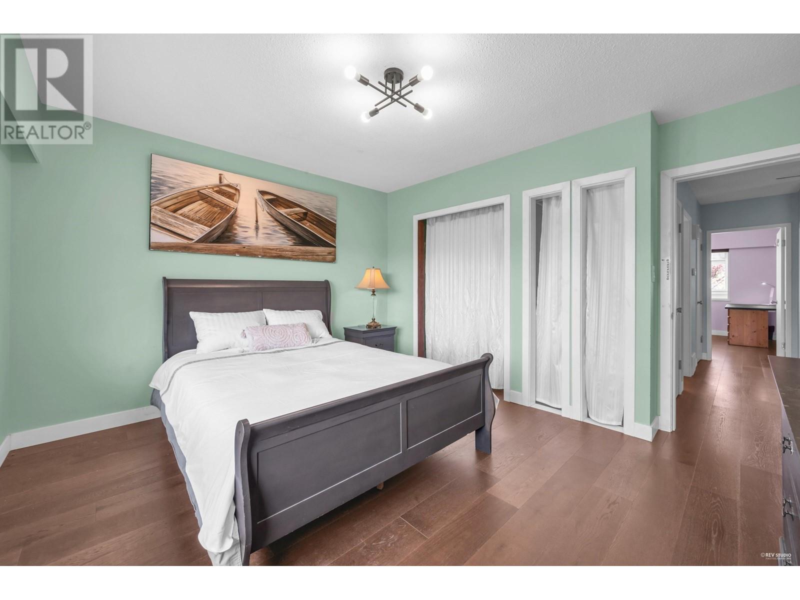 6932 Kitchener Street Property Photo 12