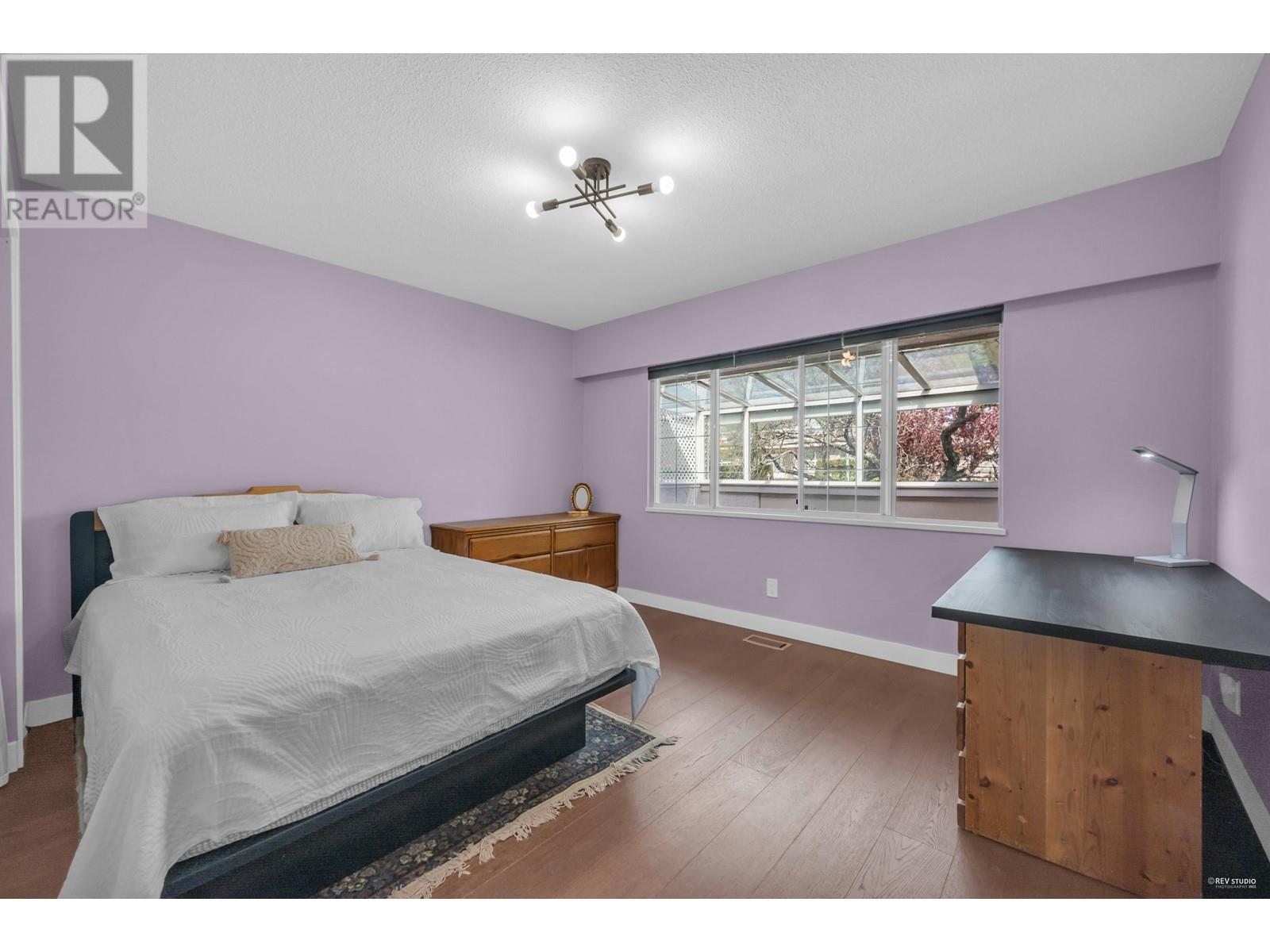 6932 Kitchener Street Property Photo 14