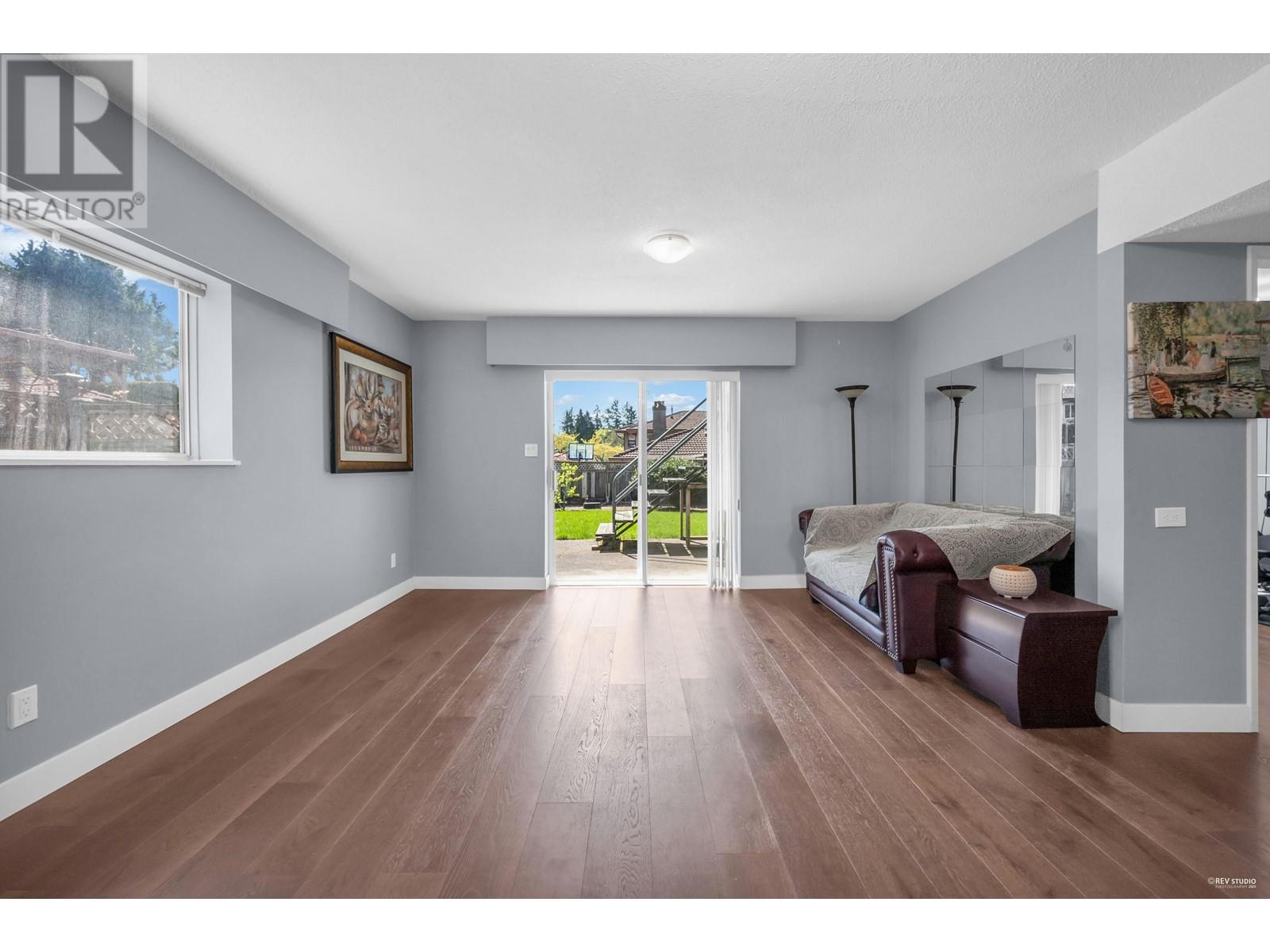 6932 Kitchener Street Property Photo 17
