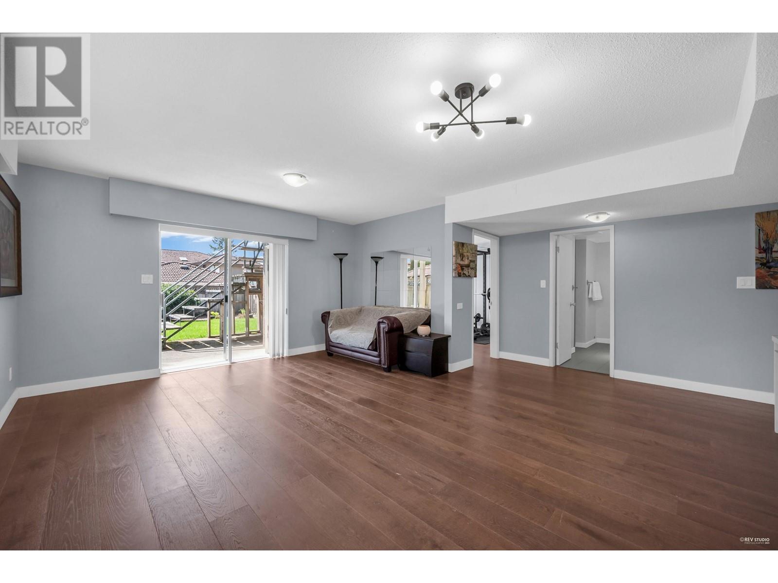 6932 Kitchener Street Property Photo 18