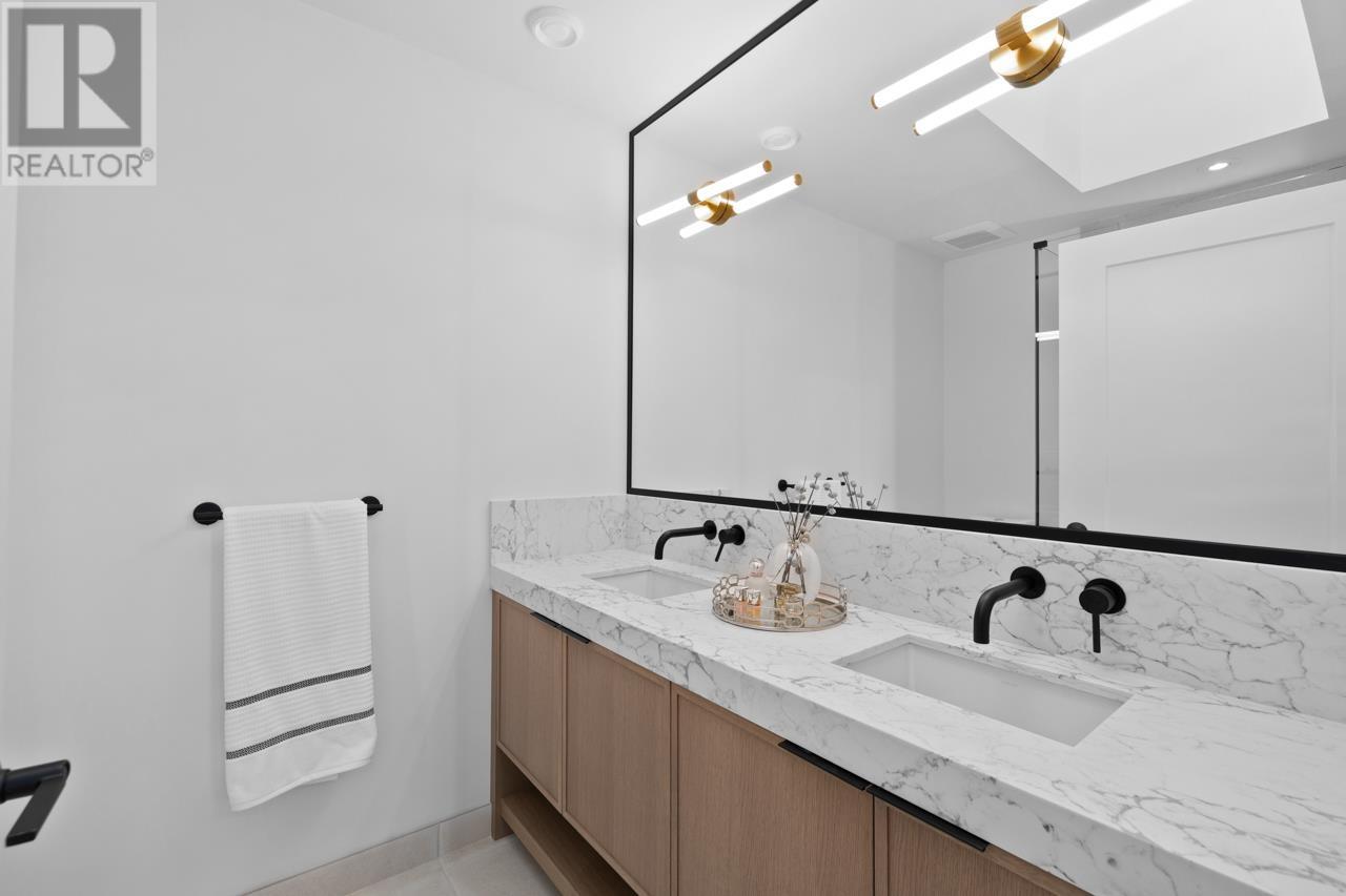 2505 W 37th Avenue Property Photo 16