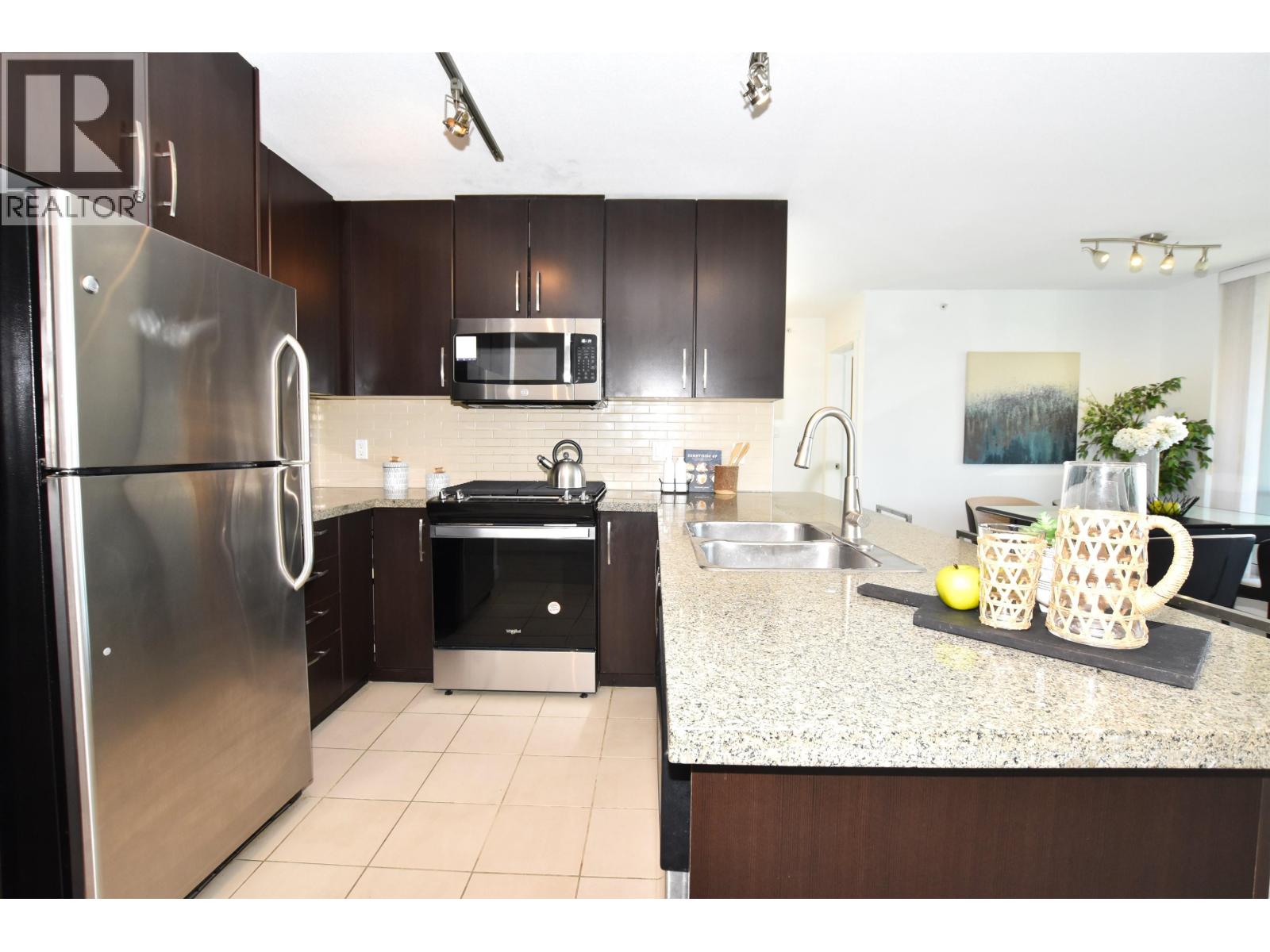 803 651 Nootka Way Property Photo 10