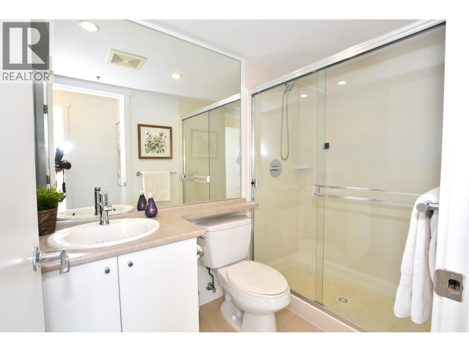 803 651 Nootka Way Property Photo 16