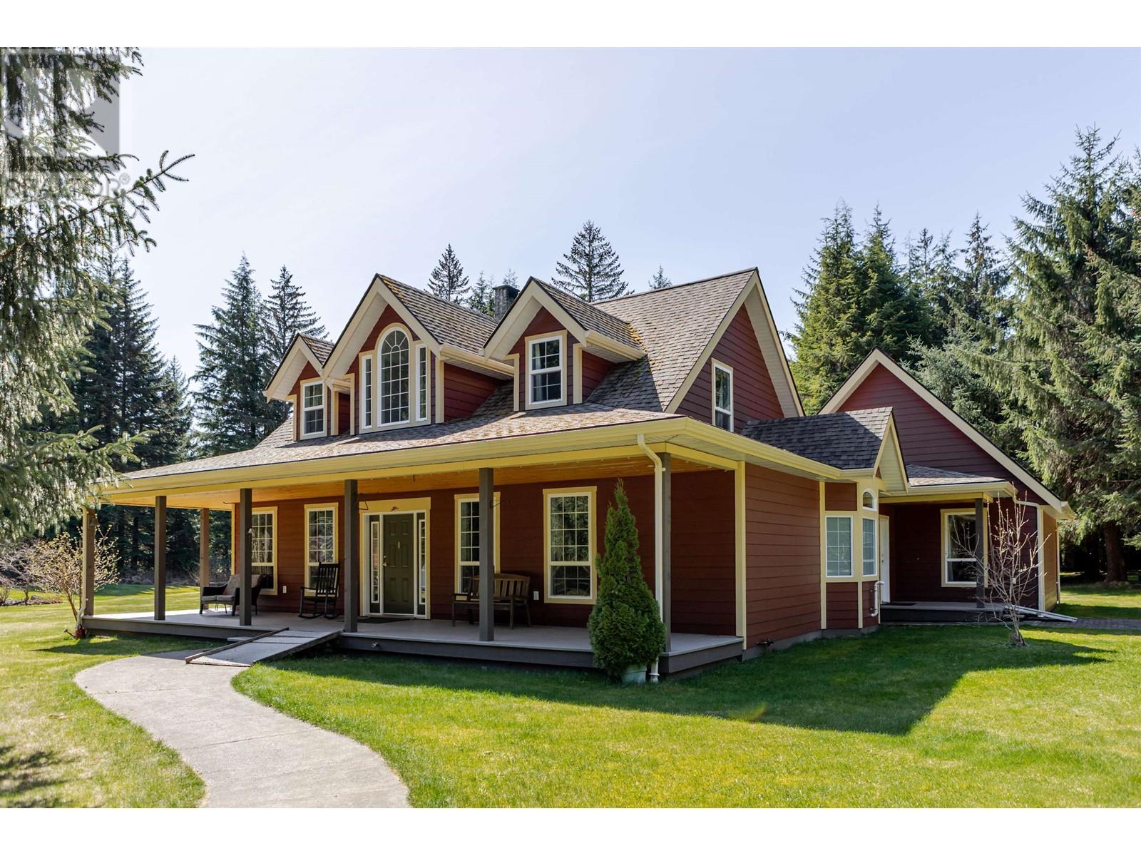 499 Quatsino Boulevard Property Photo