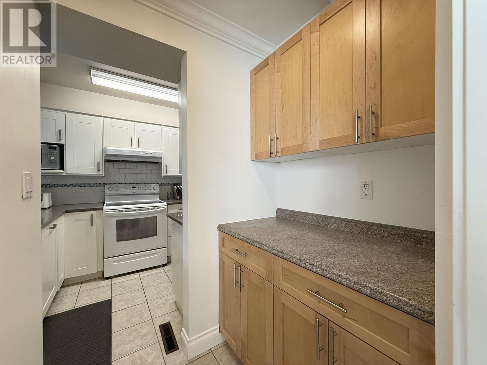 6722 Kneale Place Property Photo 6