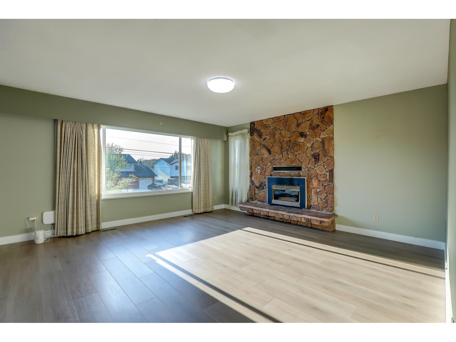 9774 153a Street Property Photo 26