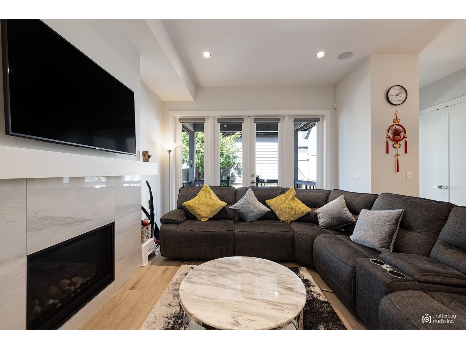 16475 21a Avenue Property Photo 6