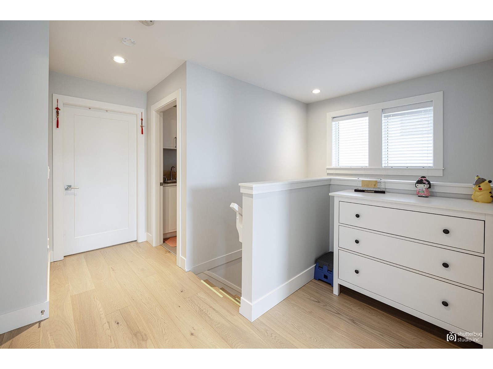 16475 21a Avenue Property Photo 9