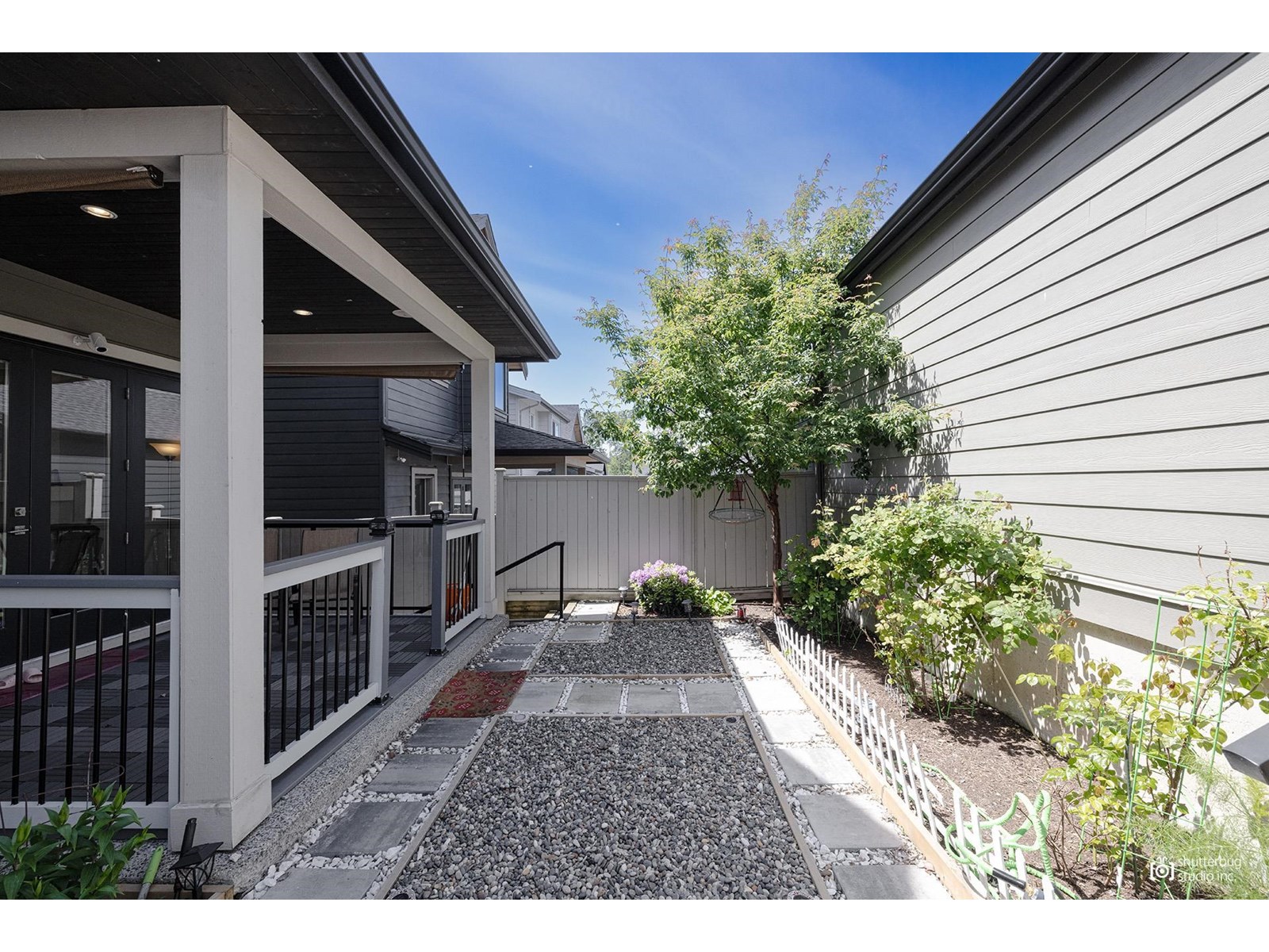 16475 21a Avenue Property Photo 16