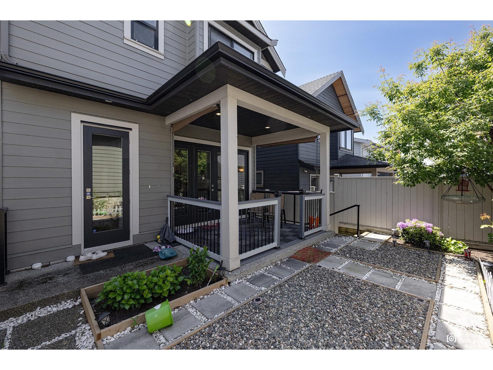 16475 21a Avenue Property Photo 17