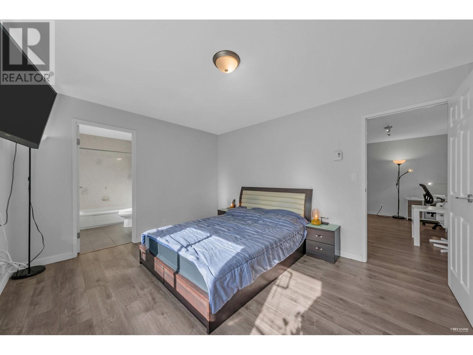 3529 Napier Street Property Photo 17