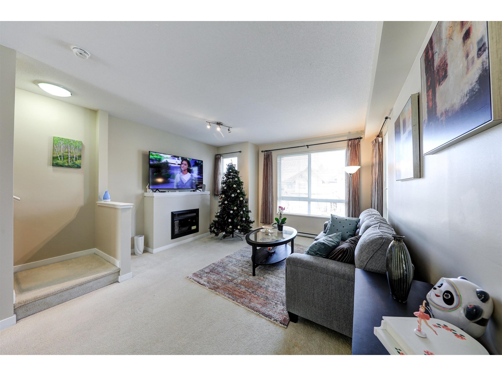 180 2729 158 Street Property Photo 6