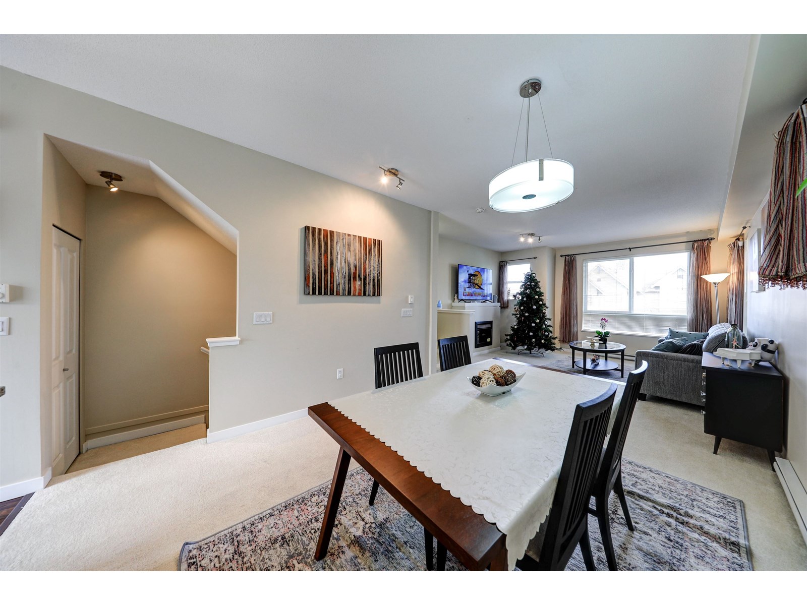 180 2729 158 Street Property Photo 9