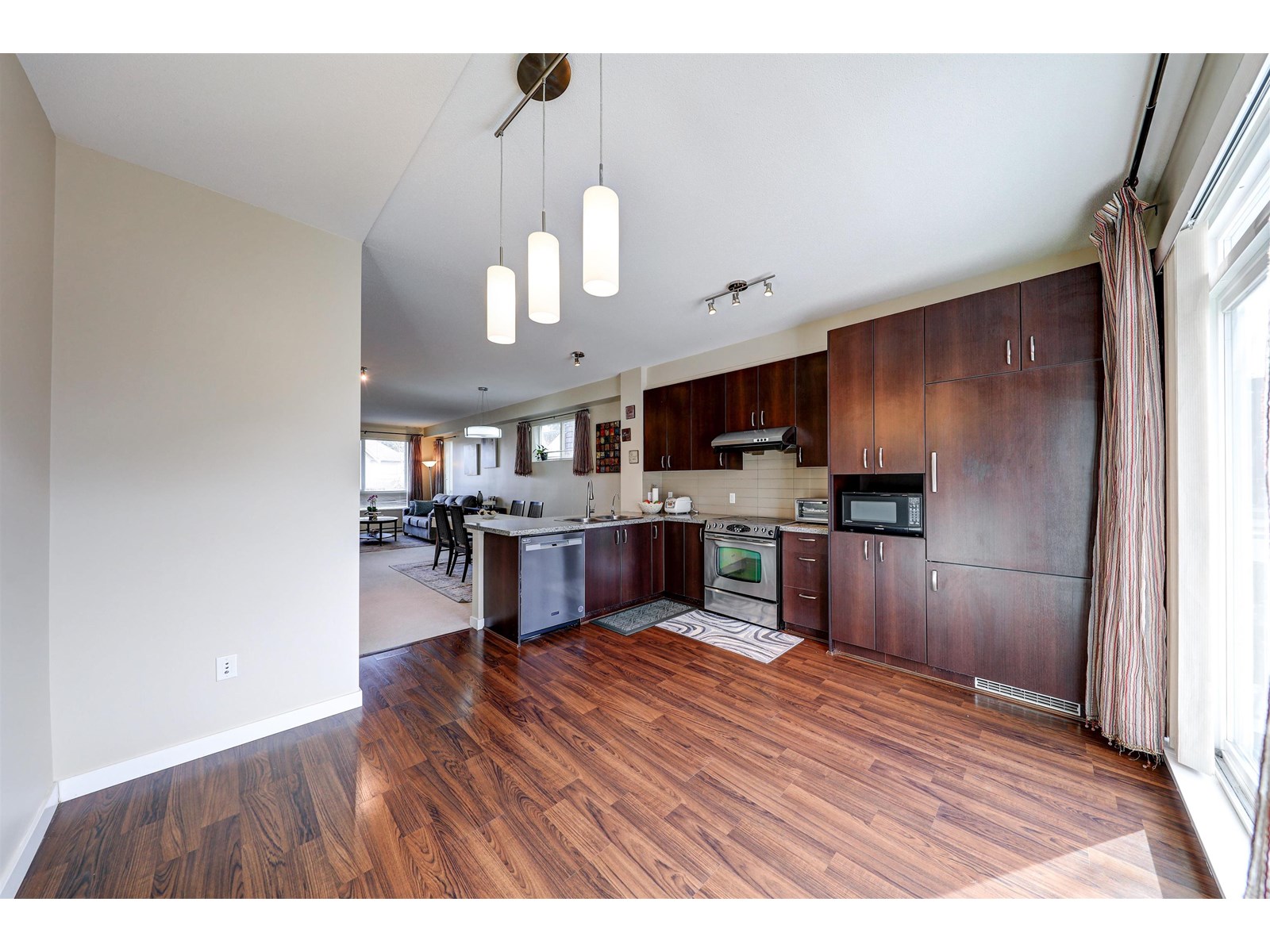180 2729 158 Street Property Photo 11
