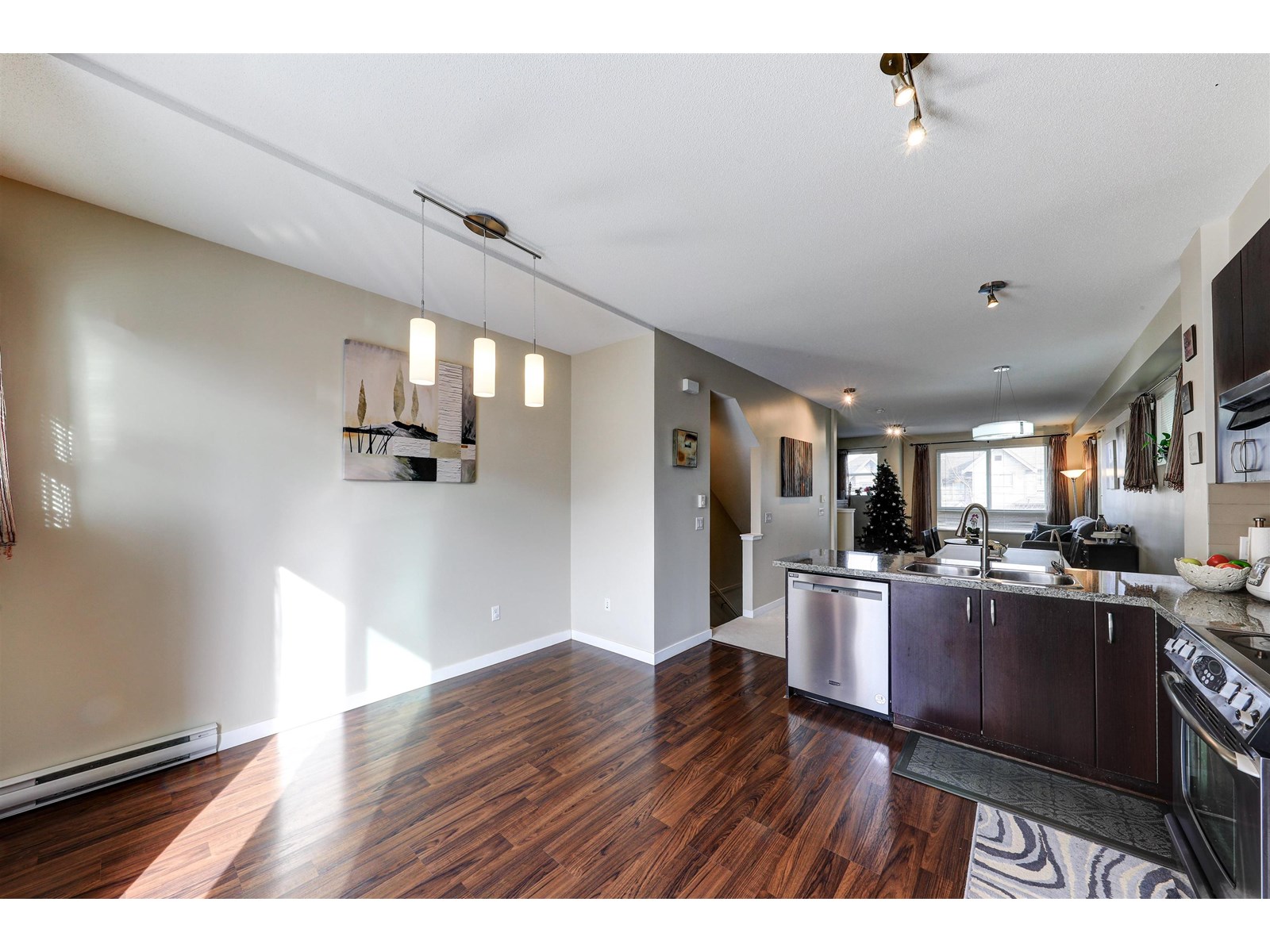 180 2729 158 Street Property Photo 12