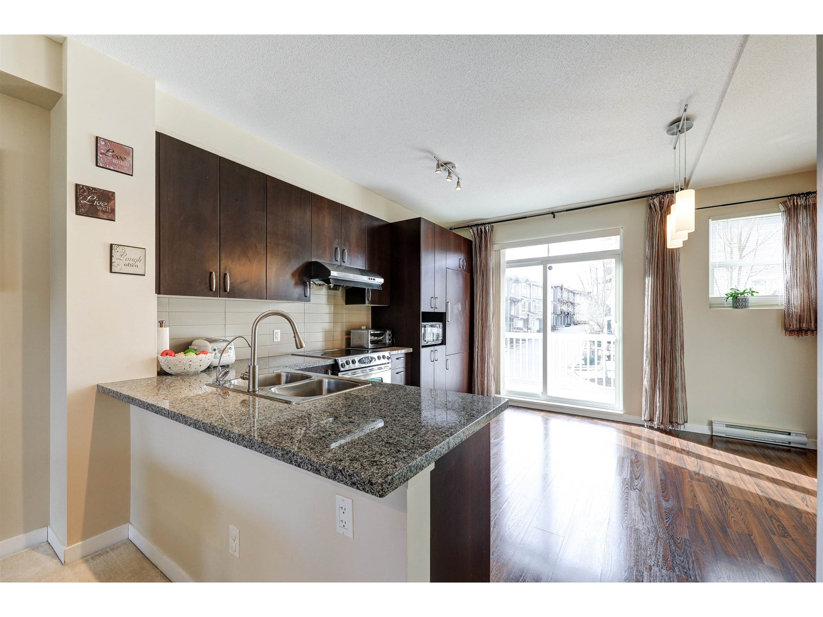 180 2729 158 Street Property Photo 14