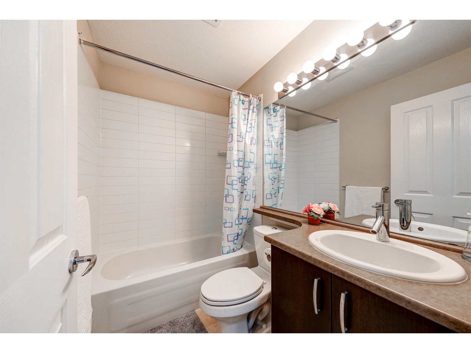 180 2729 158 Street Property Photo 28
