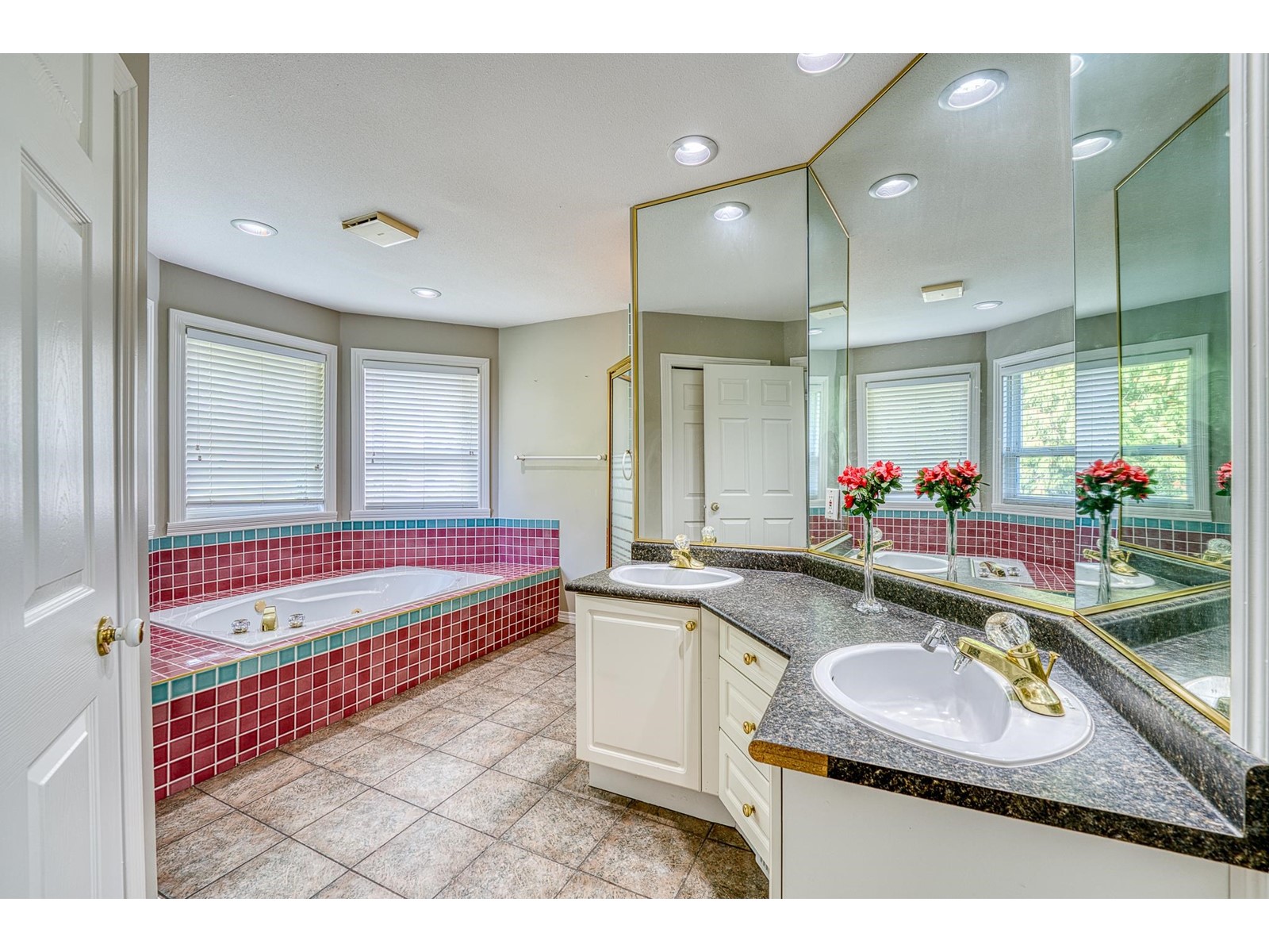 15643 78a Avenue Property Photo 18