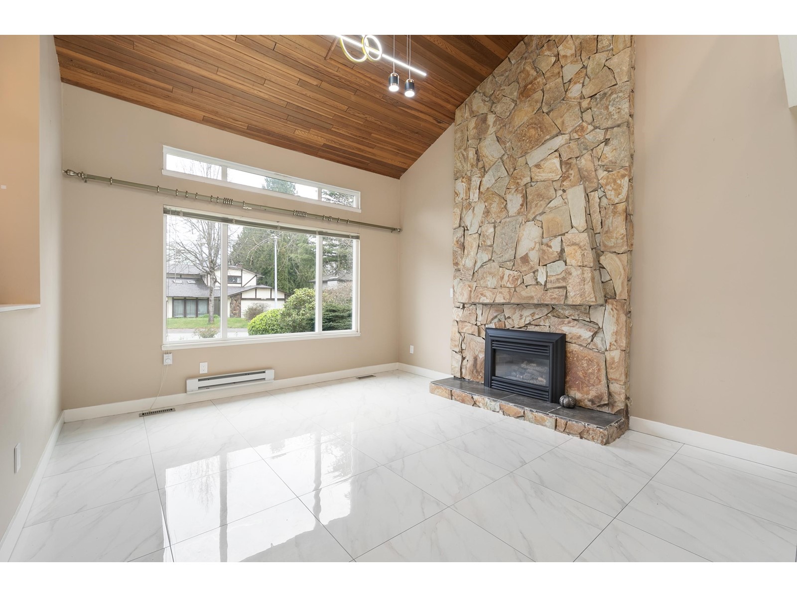 15006 99a Avenue Property Photo 5