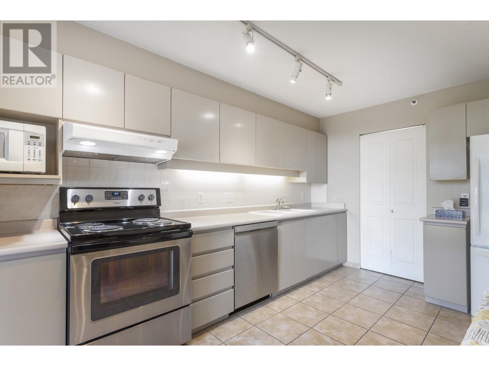 301 551 Austin Avenue Property Photo 8