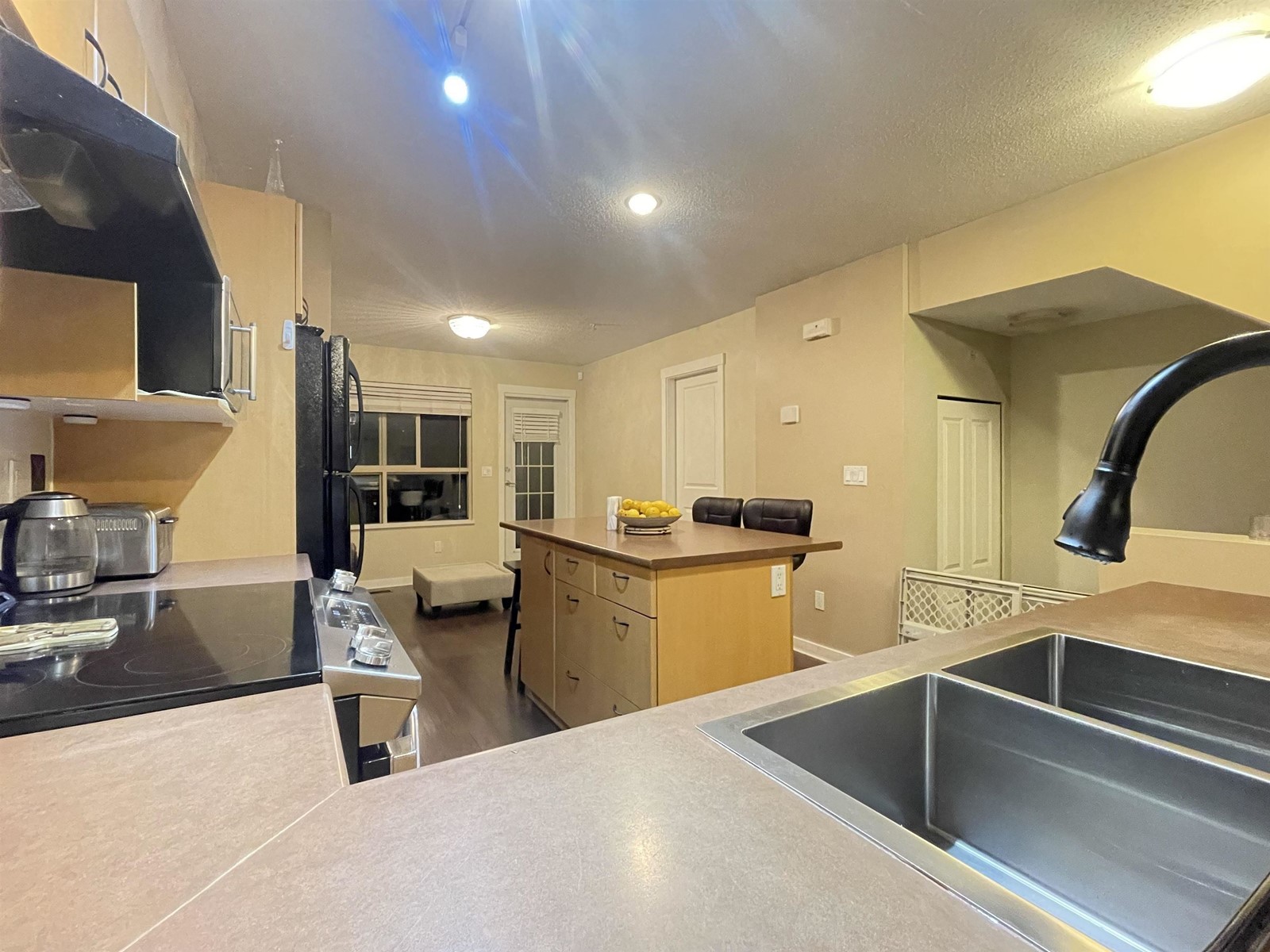 39 20350 68 Avenue Property Photo 9