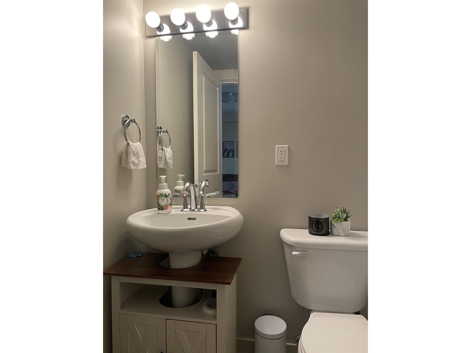 39 20350 68 Avenue Property Photo 14