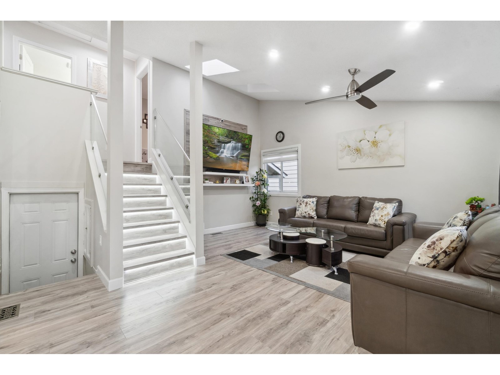 7294 129b Street Property Photo 1