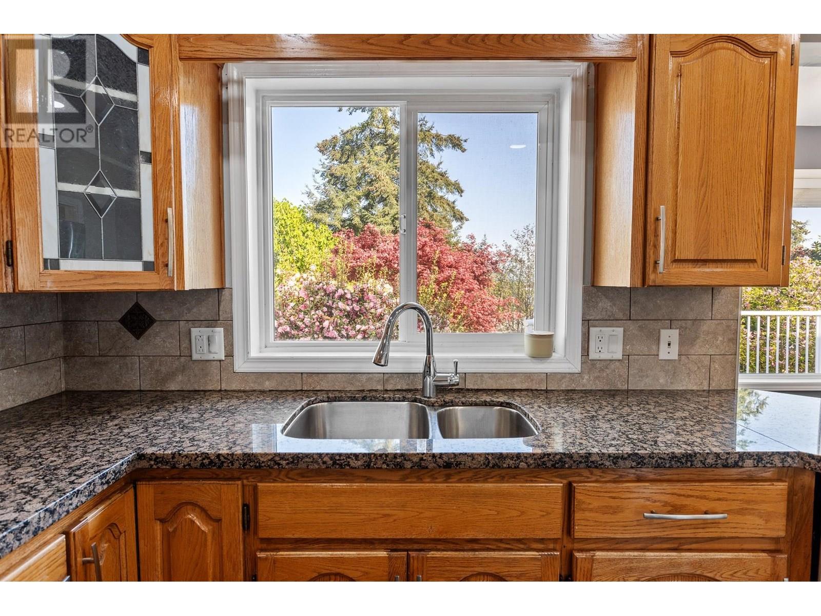 1252 Gateway Place Property Photo 11