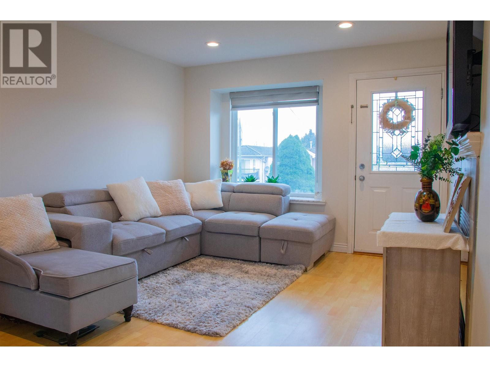 5422 Norfolk Street Property Photo 1